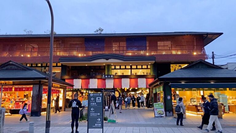 【京都】嵐山駅 はんなり・ほっこりスクエア「キモノフォレスト」ライトアップが想像以上に美しかった! | マフィンTravel